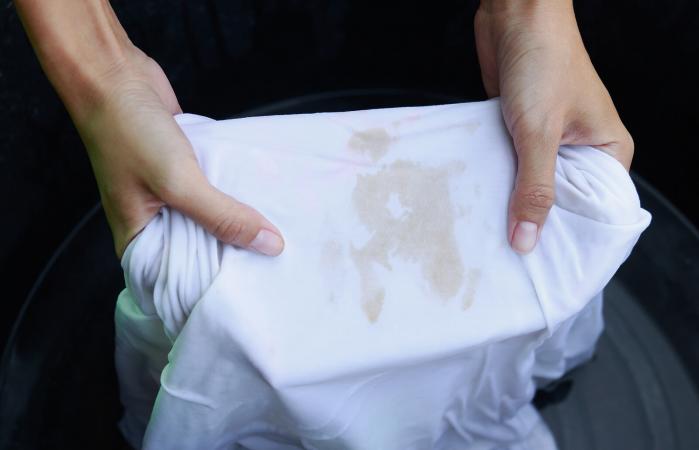 how to remove grease stains from clothes.
