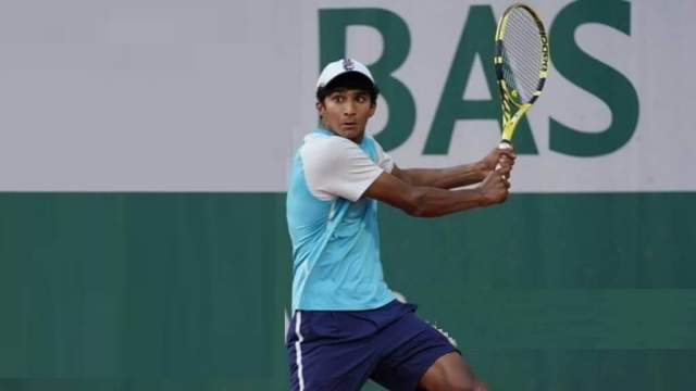 Samir Banerjee lifts Wimbledon boys singles title