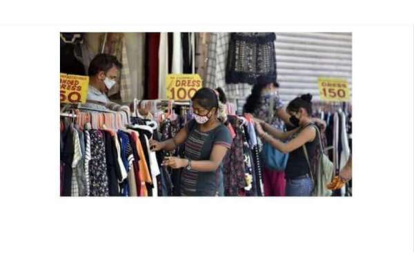 Sarojini Market for shopping at cheap prices