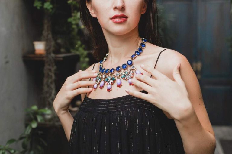 The Magic of Amethyst Jewelry: A Story of Beauty, Belief, and Timeless Charm